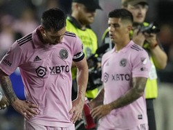Bermain sejak babak kedua, Messi gagal membantu Inter Miami, yang kalah 0-1 dari FC Cincinnati. Hasil itu membuat Inter Miami dipastikan gagal ke playoff MLS. (Foto: Rebecca Blackwell/AP)