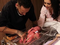 Neymar Sambut Kelahiran Anak Kedua, Unggah Momen Bahagia Bersama Pacar