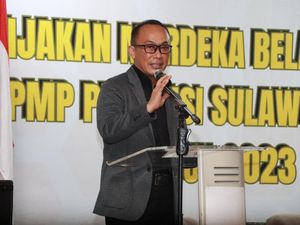 Pj Gubernur Sulbar Dorong Pendidikan Berkualitas Lewat Kebijakan Khusus Pj Gubernur Sulbar Dorong Pendidikan Berkualitas Lewat Kebijakan Khusus