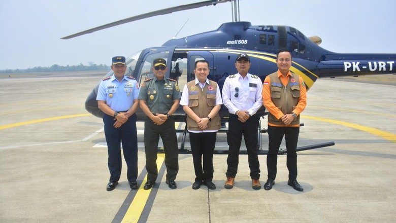 Pj Gubernur Sumsel Tinjau Lokasi Karhutla Lewat Udara