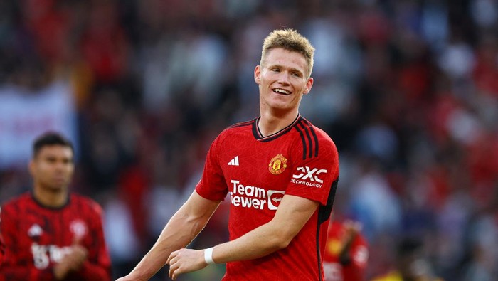 Soccer Football - Premier League - Manchester United v Brentford - Old Trafford, Manchester, Britain - October 7, 2023 Manchester Uniteds Scott McTominay celebrates after the match REUTERS/Molly Darlington NO USE WITH UNAUTHORIZED AUDIO, VIDEO, DATA, FIXTURE LISTS, CLUB/LEAGUE LOGOS OR LIVE SERVICES. ONLINE IN-MATCH USE LIMITED TO 45 IMAGES, NO VIDEO EMULATION. NO USE IN BETTING, GAMES OR SINGLE CLUB/LEAGUE/PLAYER PUBLICATIONS.