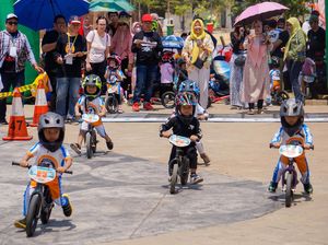 Serunya Lomba Balap Sepeda Dorong di Pekalongan Serunya Lomba Balap Sepeda Dorong di Pekalongan