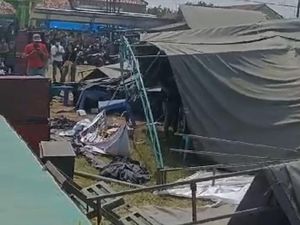 Bruk! Tenda TPS Pilkades Werdoyo Demak Roboh Diterpa Angin Bruk! Tenda TPS Pilkades Werdoyo Demak Roboh Diterpa Angin
