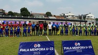 32 tim itu dibagi menjadi delapan grup yang nanti juara dan runner up bakal melaju ke babak enam belas besar.  