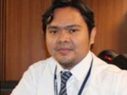 Catur Politik di Tengah Tekanan Global