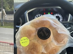 Bikin Haru! Penjual Cookies Ini Doakan Tiap Pelanggan yang Beli Dagangannya