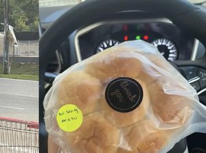 Bikin Haru! Penjual Cookies Ini Doakan Tiap Pelanggan yang Beli Dagangannya Bikin Haru! Penjual Cookies Ini Doakan Tiap Pelanggan yang Beli Dagangannya