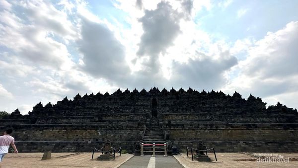 Tak Pernah Bosan Datang ke Candi Borobudur