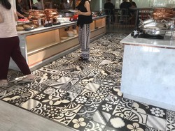 Interior Modern Jadi Nggak Monoton Berkat Lantai Tegel, Begini Penampakannya