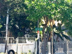 Sadar Nggak Sih, Nama Jalan di Surabaya Ini Nyeleneh Lho!