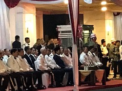 Parade Senja, Jokowi Duduk Diapit Prabowo dan SBY