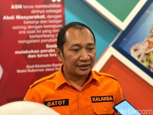 Mondar-mandir Heli Water Bombing Padamkan Kebakaran Lawu di 3 Wilayah