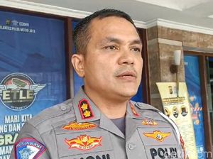 Pengemudi Ferrari Diperiksa Usai Ditetapkan Tersangka Kecelakaan di Senayan Pengemudi Ferrari Diperiksa Usai Ditetapkan Tersangka Kecelakaan di Senayan