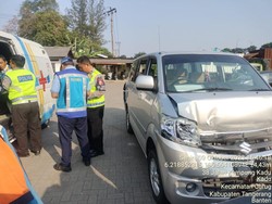 Kendaraan Tabrakan Beruntun di Tol Tangerang, 2 Lansia Terluka