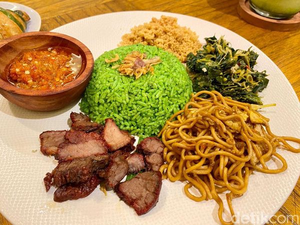 Restoran dengan Menu Serba Daun Kelor yang Nyaman di Kemang