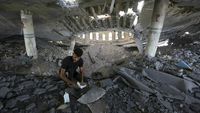 masjid-hancur-akibat-serangan-israel-di-gaza-4_169 masjid-hancur-akibat-serangan-israel-di-gaza-4_169