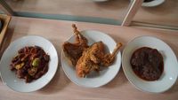Mencicip Menu Favorit BJ Habibie di RM Sari Bundo