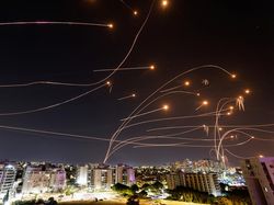 Begini Lapis-lapis Sistem Pertahanan Israel yang Menepis Serangan Iran