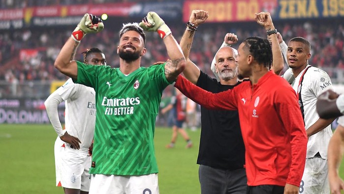 Soccer Football - Serie A - Genoa v AC Milan - Stadio Comunale Luigi Ferraris, Genoa, Italy - October 7, 2023 AC Milans Olivier Giroud celebrates after the match REUTERS/Daniele Mascolo