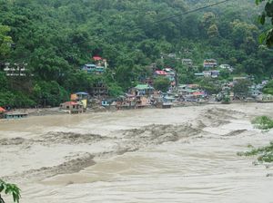 Banjir-Tanah Longsor Terjang India, 6 Orang Tewas Banjir-Tanah Longsor Terjang India, 6 Orang Tewas