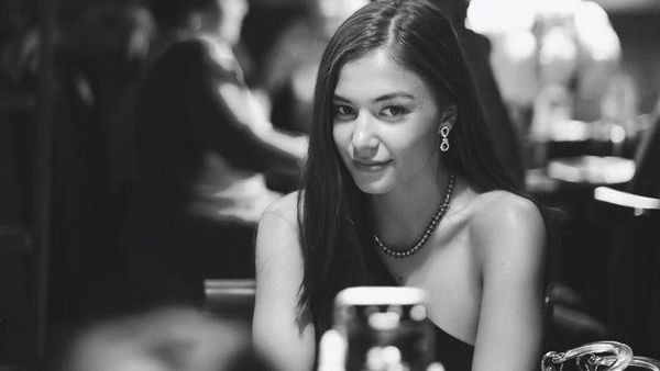 Pesona Anisha Isa, Calon Istri Pangeran Mateen Saat Masak Steak hingga Makan Pasta