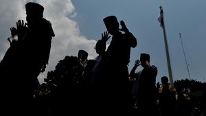 Potret ASN Bandung Gelar Salat Minta Hujan di Lapangan Balai Kota