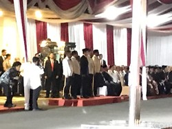 Jokowi-SBY-Prabowo Saksikan Defile 3 Matra TNI di Parade Senja