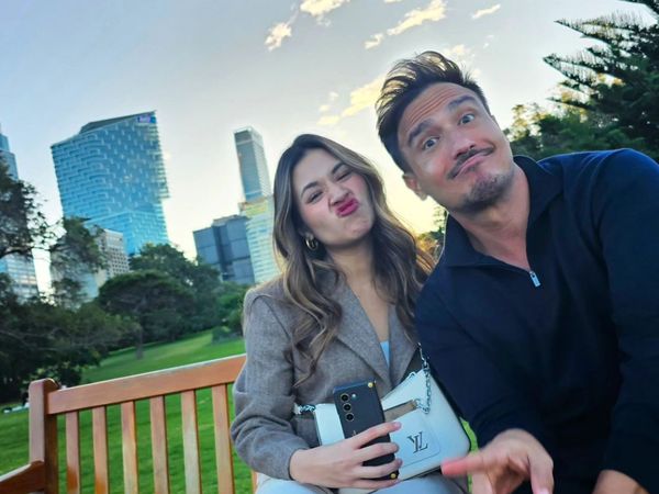 8 Foto Raisa & Hamish Daud Liburan ke Sydney, Kehadiran Zalina Curi Atensi