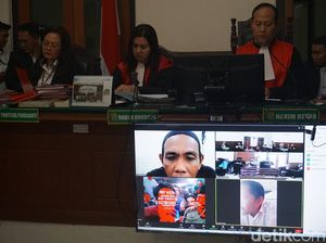 13 Pengeroyok Tahanan hingga Tewas di Surabaya Dituntut 6,5 Tahun Bui 13 Pengeroyok Tahanan hingga Tewas di Surabaya Dituntut 6,5 Tahun Bui
