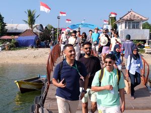 Turis India Jadi Guide di Bali-Viral KA Hampir Nyangkut di Terowongan Turis India Jadi Guide di Bali-Viral KA Hampir Nyangkut di Terowongan