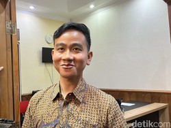 Momen Gibran Puji Sosok Mahfud Md Paket Komplet