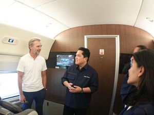 Erick Ajak Anggota FIFA Naik Whoosh, buat Transportasi Piala Dunia U-17