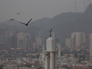 Saudi Keluarkan Peringatan Cuaca Buruk di Makkah-Madinah hingga Jumat Ini