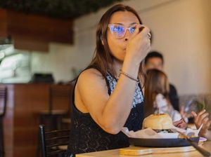 Makan Sendirian Dapat Menimbulkan Depresi, Ini Kata Peneliti