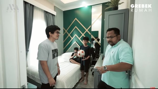 Foto Rumah Bedu yang Dijual Rp 5,5 M, Diduga Ingin Lunasi Utang Pinjol