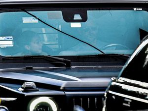 Love is in the Air! Gigi Hadid-Bradley Cooper Saling Goda