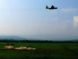 Letkol Siringoringo Kembangkan Water Container Bombing untuk Padamkan Karhutla