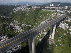 Jembatan di Guatemala Kosong Diblokir Demonstran