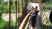 Penampakan Jembatan Gantung Putus di Aceh