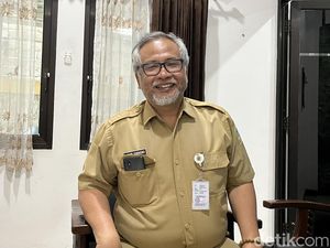 DLH Gunungkidul Ungkap Gumpalan Hitam di Pantai Krakal Tak Berbahaya tapi...