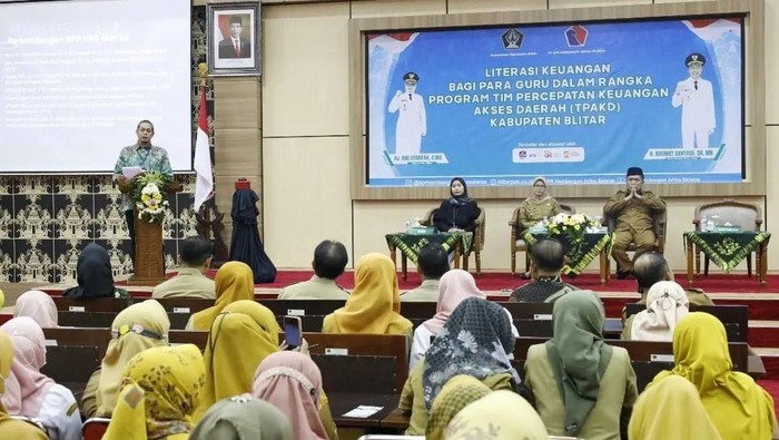 Literasi Keuangan di blitar gegara ratusan guru terjerat pinjol