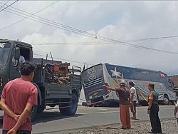 Ojek Sayur di Rejang Lebong Tewas Terlindas Bus AKAP
