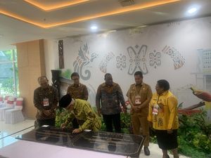 Maruf Letakkan Batu Pertama Proyek Kantor Pemprov 2 Provinsi Baru Papua