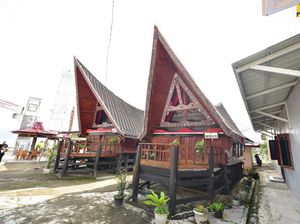 Mengintip Sarhunta di Danau Toba