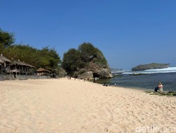 Pantai Slili Gunungkidul, Wisata Pasir Putih untuk Berburu Sunset-Sunrise