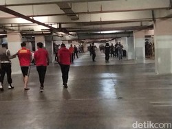 Ronald Peragakan Adegan demi Adegan Penganiayaan terhadap Dini