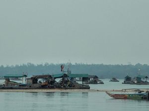 Penambang Timah di Bangka Belitung Waswas Penambang Timah di Bangka Belitung Waswas