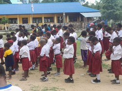 55 Guru-Siswa Dipulangkan 2 Tahun Pascaserangan KKB, Sekolah Kembali Dibuka