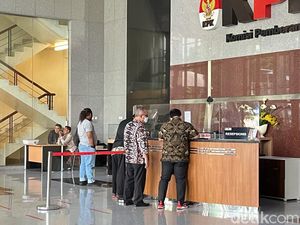 KPK Periksa Sekjen Kementan Kasdi Subagyono KPK Periksa Sekjen Kementan Kasdi Subagyono