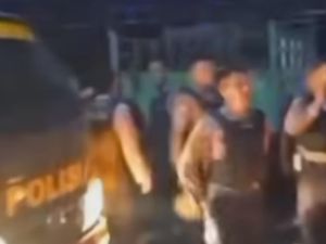 Rumah Warga Dirusak Buntut Pilkades di Demak, Polisi Turun Tangan Rumah Warga Dirusak Buntut Pilkades di Demak, Polisi Turun Tangan